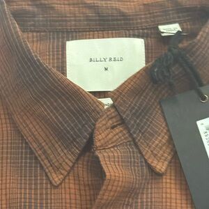 NWT Billy Reed size medium, long sleeve button-down standard fit